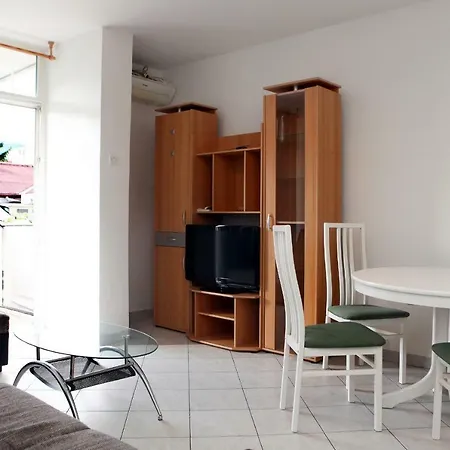 55m² 2 Slaapkamer, 1 Privé Badkamer In Izola